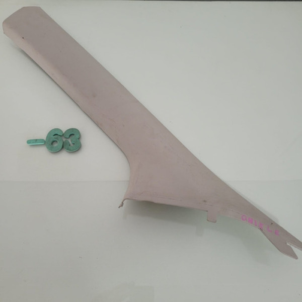 Acabamento Coluna Parabrisa Lado Esquerdo Gm Onix