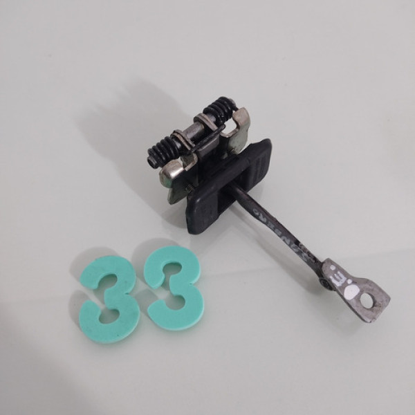 Limitador Porta Dianteira Esquerda Renault Sandero 