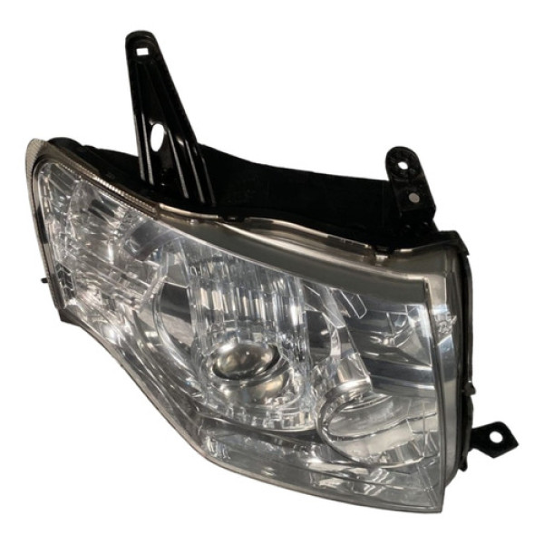 Farol Lado Direito Recuperado Mitsubishi Pajero Full 2017