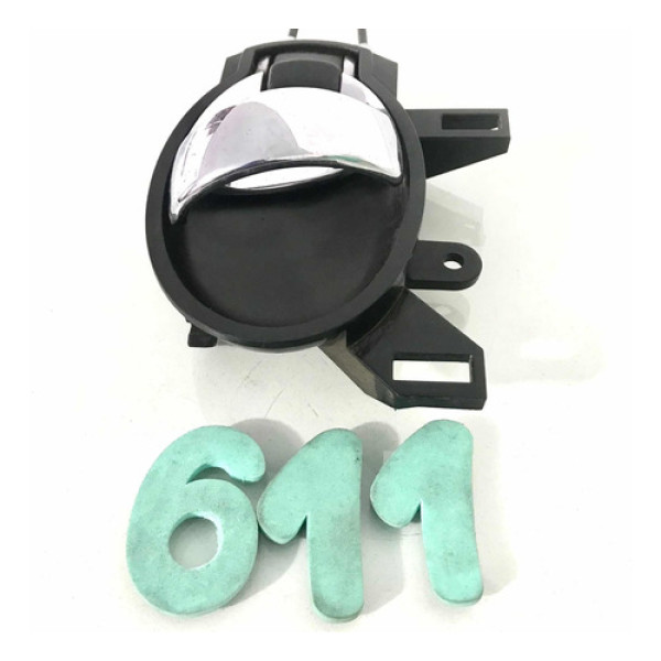 Maçaneta Interna Traseira Direita Do Nissan March / Versa 