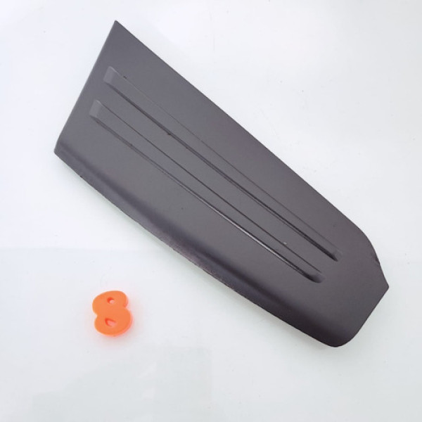 Pisante Parachoque Tras Dir. Mitsubishi L200 Triton 2021 Cx8