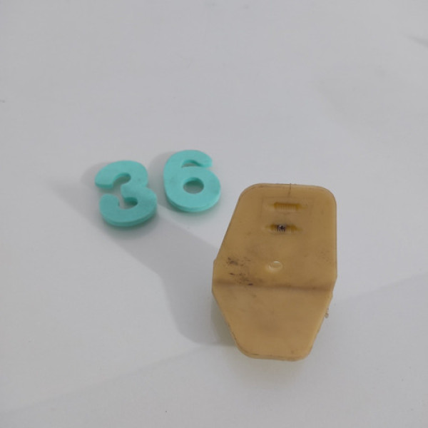 Suporte Forro De Porta Renault Sandero Cod 8200252431