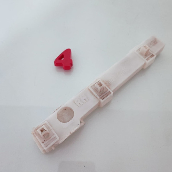 Guia Parachoque Dianteiro Dir. Mitsubishi Lancer Detalhe Cx4