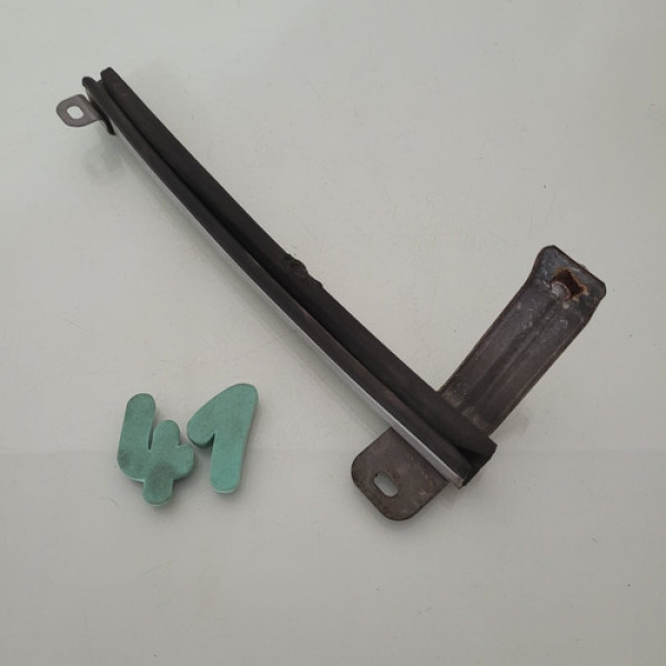 Guia Vidro Porta Dianteira Direita Nissan Tiida Cx 41