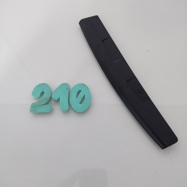 Acabamento Lanterna Traseira Direita Vw Saveiro G7