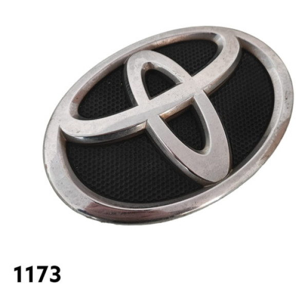 Emblema Da Grade Dianteira Toyota Etios Cod 753120d060
