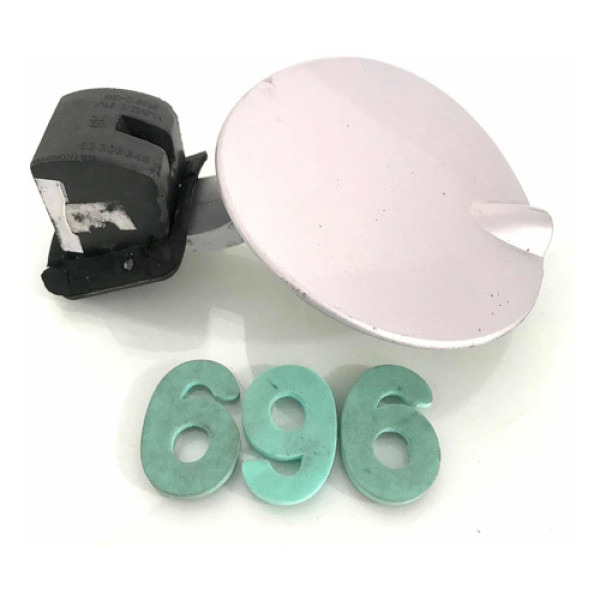 Tampa Portinhola Tanque Gm Celta 2001/11