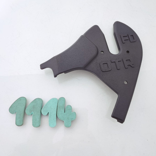 Acabamento Lat. Banco Dianteiro Direito Hyundai I30 Cx 1114