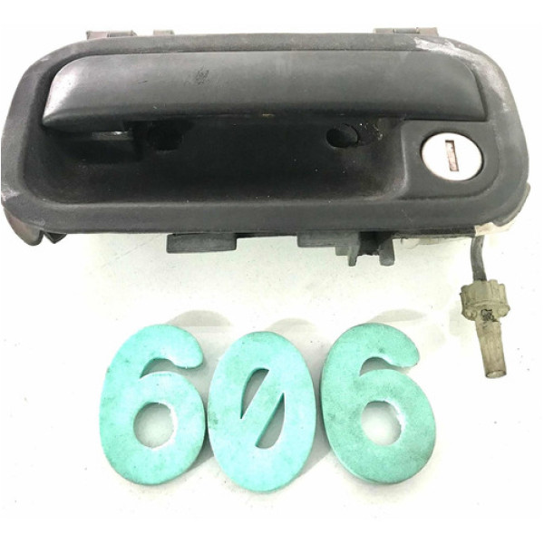 Maçaneta Externa Dianteira Esquerda Gm Corsa Milenium