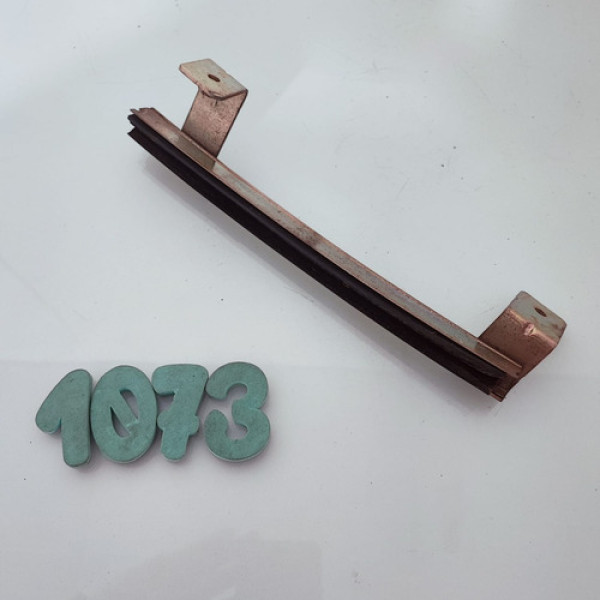 Guia De Vidro Porta Traseira Esq. Ford Fiesta 2004 Cx 1073