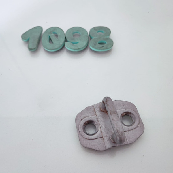 Batente Da Fechadura Da Porta Fiat Freemont Cx 1098