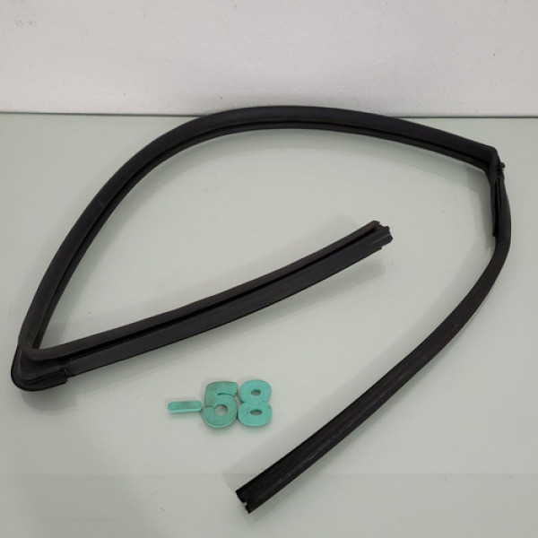 Borracha Porta Dianteira Esquerda Nissan Versa 2015