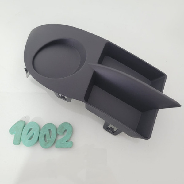 Moldura Farol Milha Ld Direito Renault Clio Cx 1002 Paralelo