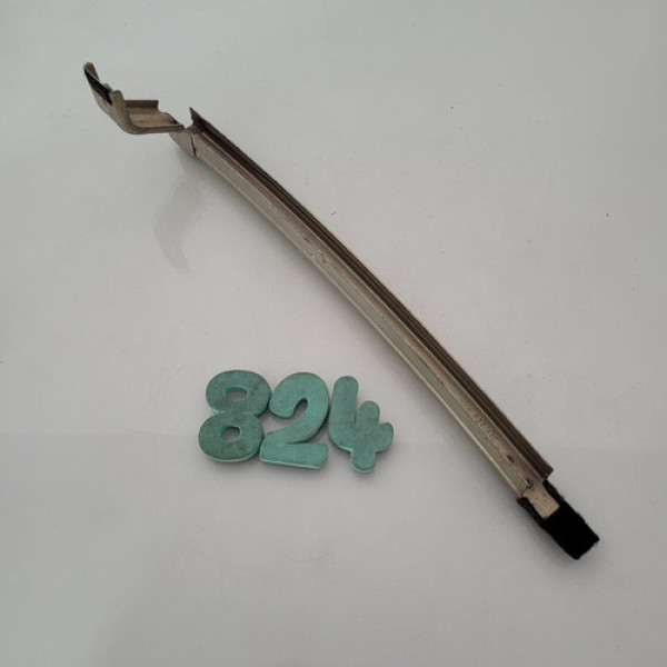 Guia Vidro Dianteiro Direito Vw Gol G5 Cx 824