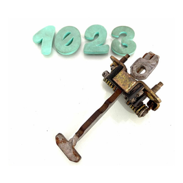 Limitador Da Porta Dianteira Direita Renault Clio - Cx 1023