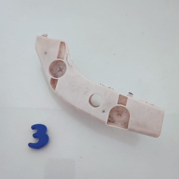 Guia Parachoque Traseiro Direito Nissan Livina Cx 3