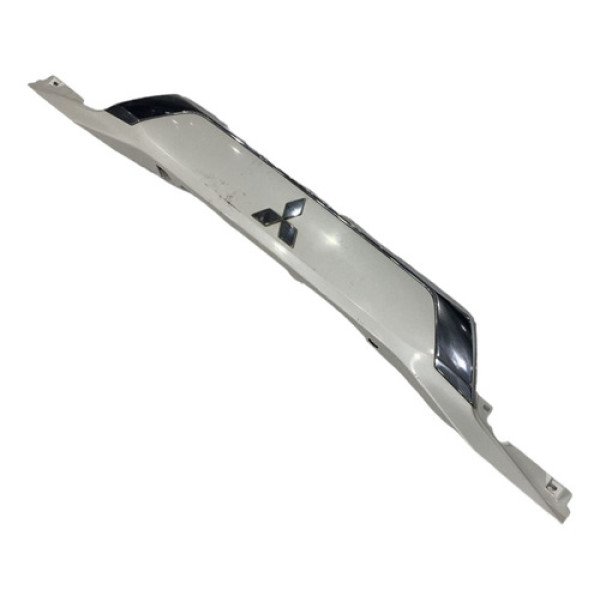 Moldura Tampa Traseira Mitsubishi Outlander 2016