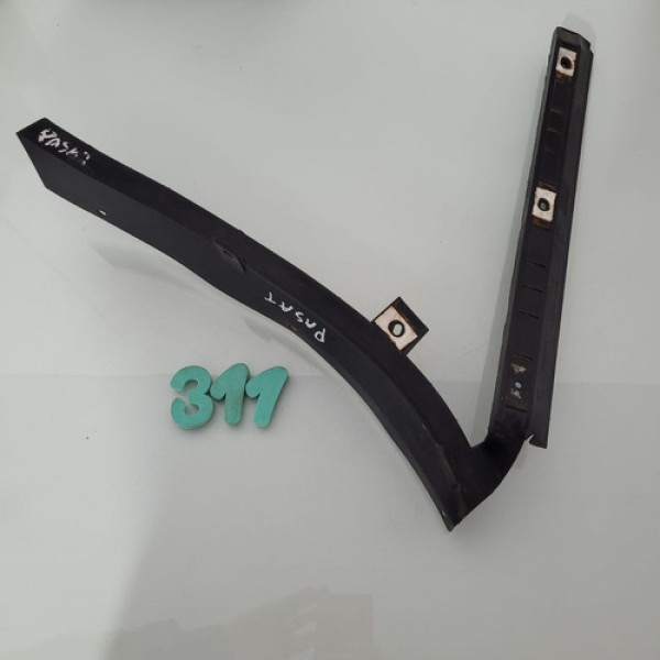 Guia Parachoque Traseiro Lado Esquerdo Vw Passat 1999 