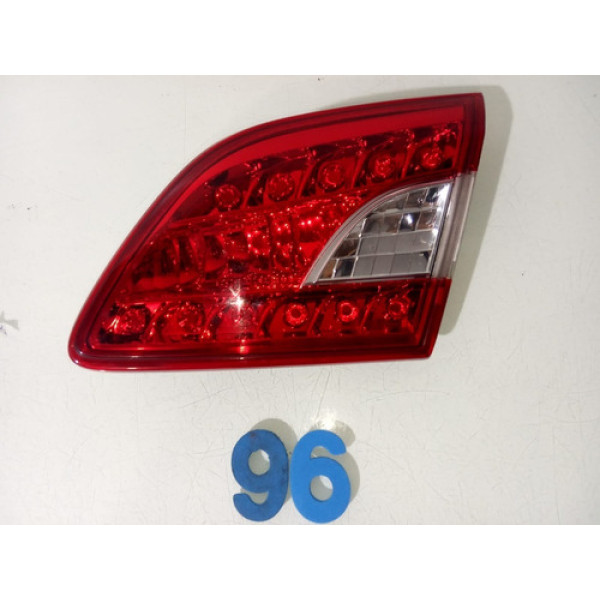 Lanterna Tampa Traseira Lado Direito Nissan Sentra