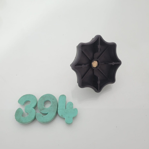 Parafuso De Fixação Do Estepe Vw Polo Cod 1j0803899l