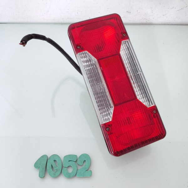 Lanterna Traseira Esquerda Iveco Cx 1052