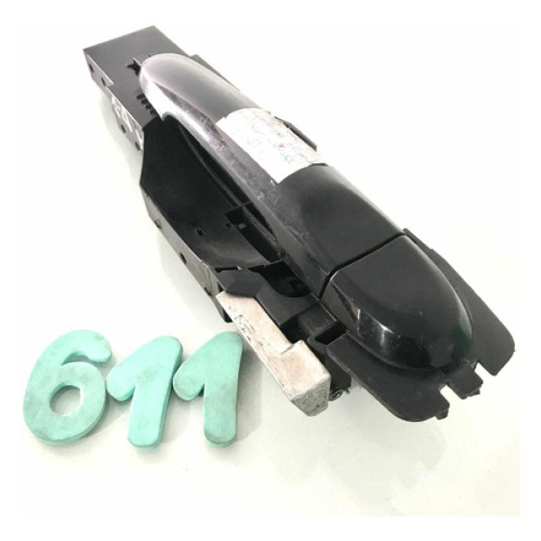 Maçaneta Externa Dianteira Direita Nissan Versa