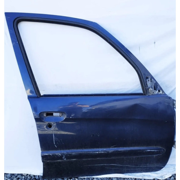 Porta Dianteira Direita Citroen Xsara Picasso Detalhe 