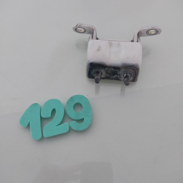 Dobradiça Porta Dianteira Esquerda Nissan Sentra 2015 