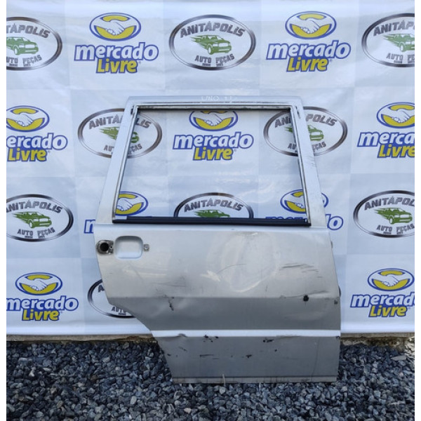 Porta Traseira Direita Fiat Uno Mille - Detalhe