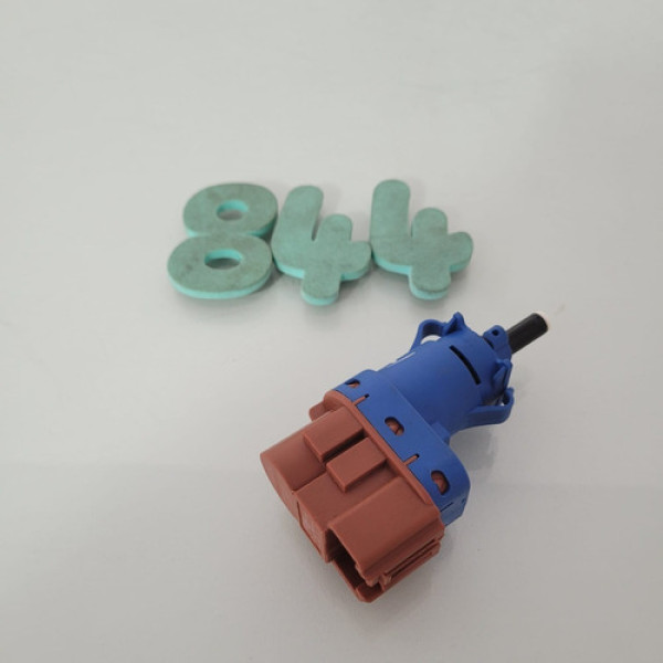 Interruptor Pedal De Freio Fiat Argo Cod 505112681 Cx 844