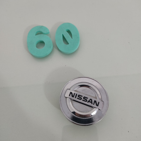 Calotinha Central Roda Nissan Versa