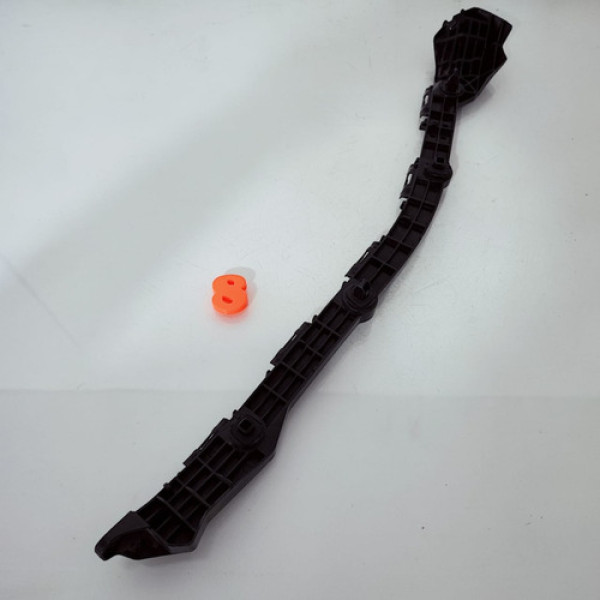 Guia Parachoque Traseiro Direito Toyota Corolla 2017 Cx 7