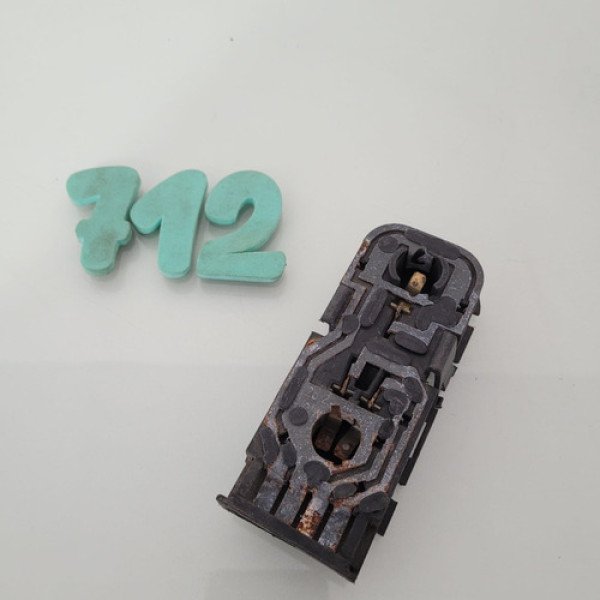 Circuito Da Lanterna Traseira Direita Vw Santana 2000 Cx 712