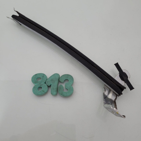 Guia Vidro Porta Dianteira Esquerda Nissan Sentra 2018 Cx813