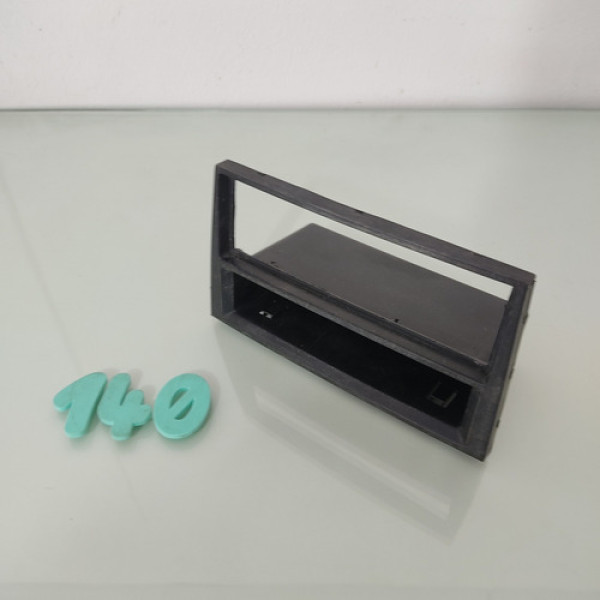 Moldura Central Rádio Gm Corsa Montana 