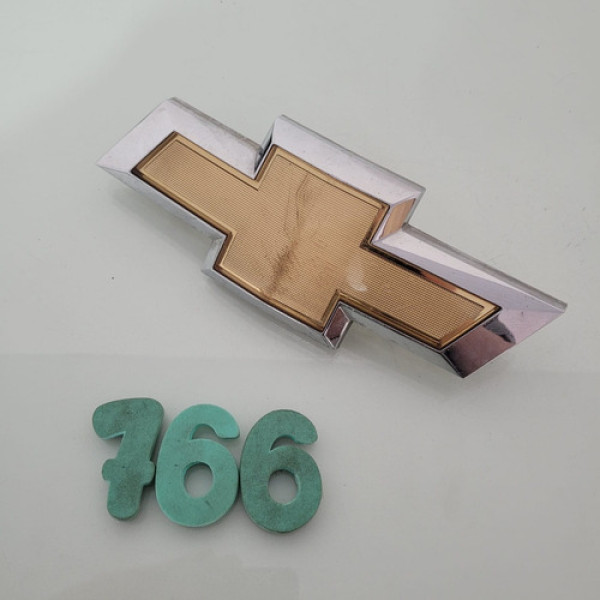 Emblema Da Grade Dianteira Gm Spin Cx 766