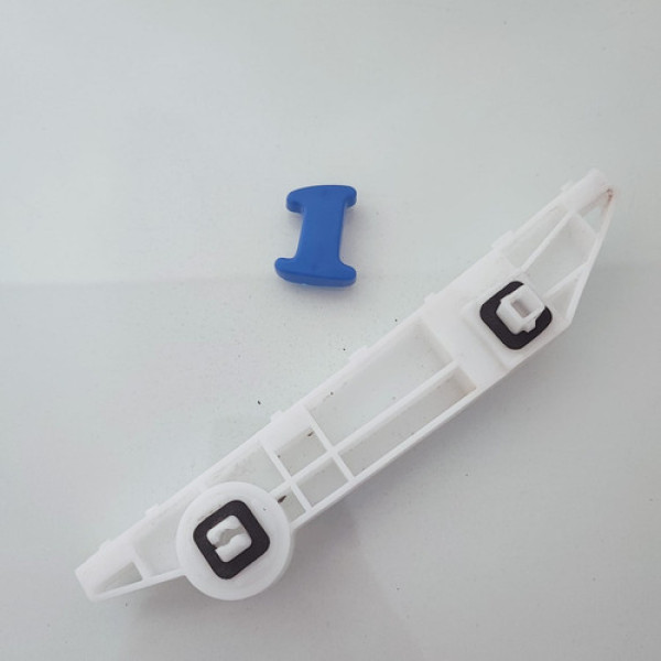 Guia Parachoque Traseiro Esq Nissan March Cod 852211hl0a Cx1