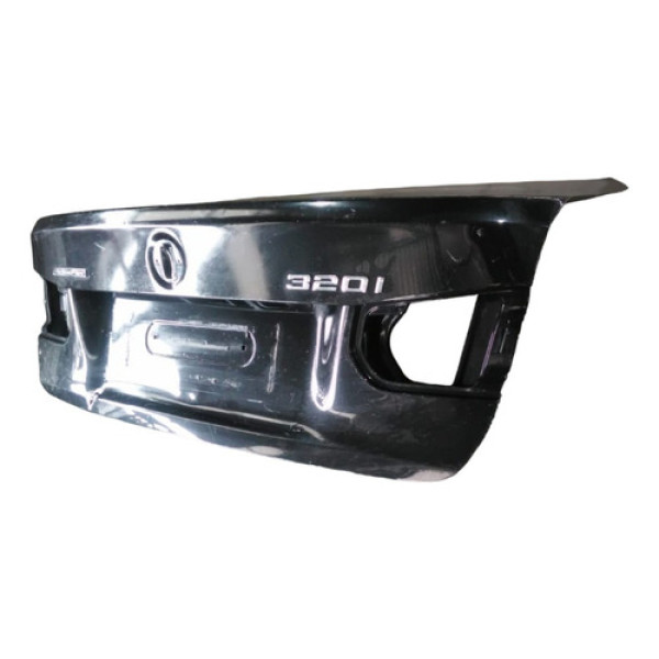 Tampa Traseira Detalhe Bmw Série 3