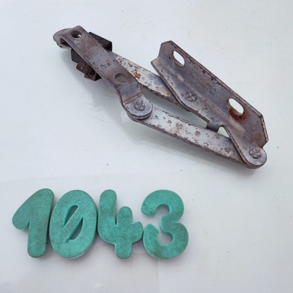 Dobradiça Do Capo Lado Esquerdo Vw Santana 1992 Cx 1043