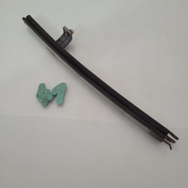 Guia Vidro Porta Dianteira Direita Nissan Tiida Cx 41