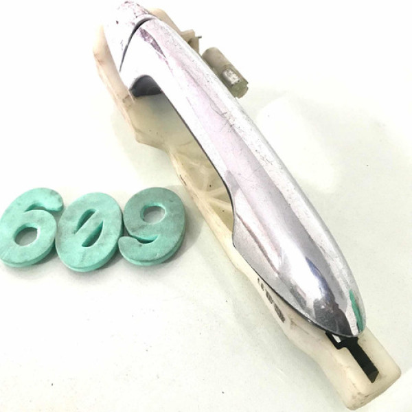 Maçaneta Externa Tras. Dir. Hb20 C/ Detalhe - Riscado Cromad