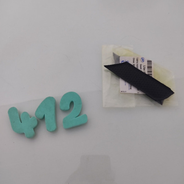 Tampa Parafuso Porta Dianteira Direita Lifan X60 Cx 414