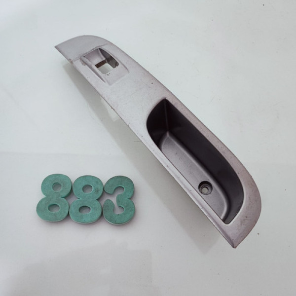 Moldura Botão Vidro Tras. Esq. Mitsubishi Pajero Dakar Cx883