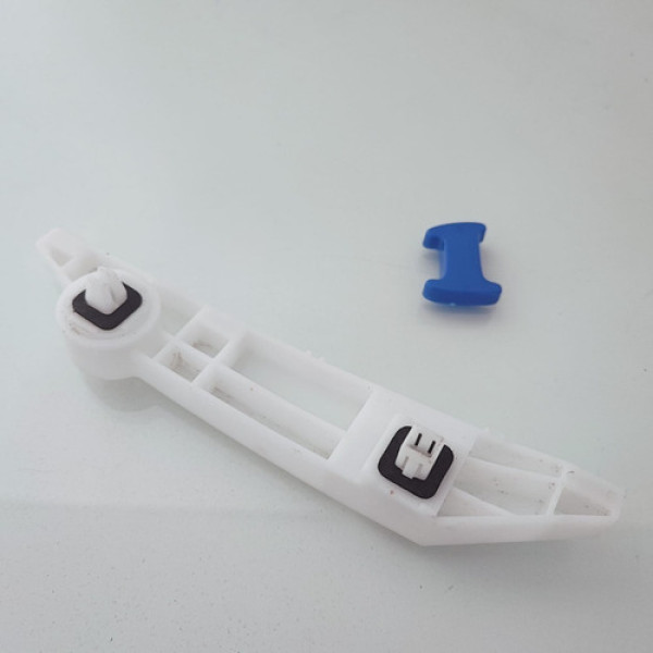 Guia Parachoque Traseiro Esq. Nissan March 852211hl0a Cx 1