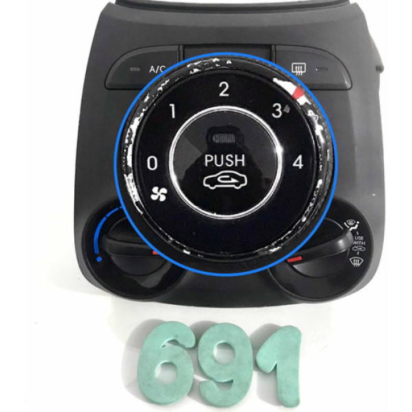 Comando Ar Cond. E Painel Central Hyundai Hb20 15 C/ Detalhe