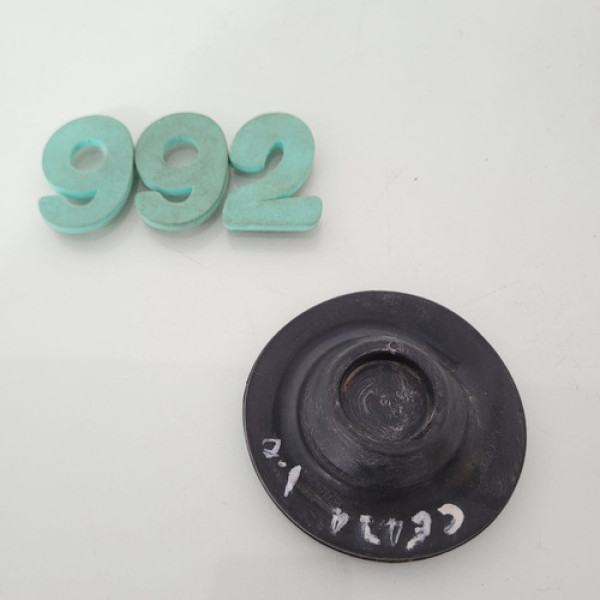 Tampa De Borracha Do Amortecedor Gm Celta Cx 992