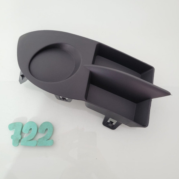 Grade Farol De Milha Lado Direito Renault Clio Cx 722