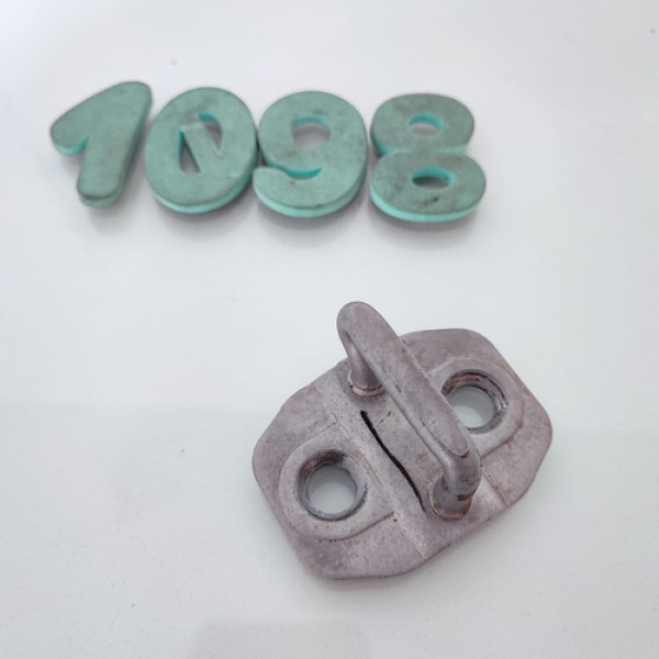 Batente Da Fechadura Da Porta Fiat Freemont Cx 1098