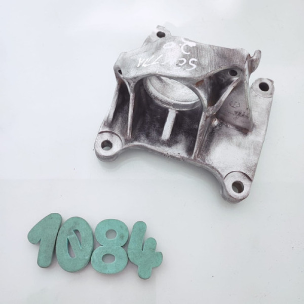 Suporte Do Semi Eixo Lado Direito Nissan Sentra 2015 Cx 1084