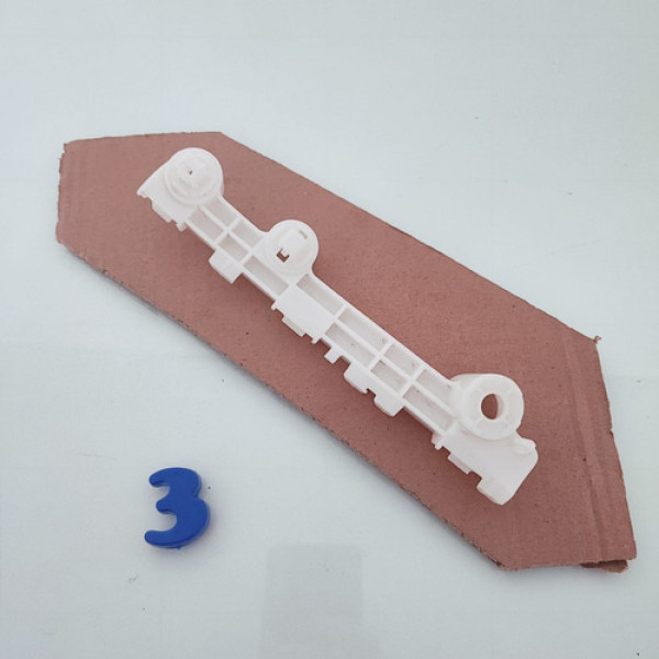 Guia Parachoque Dianteiro Direito Mitsubishi Triton 2017 Cx3